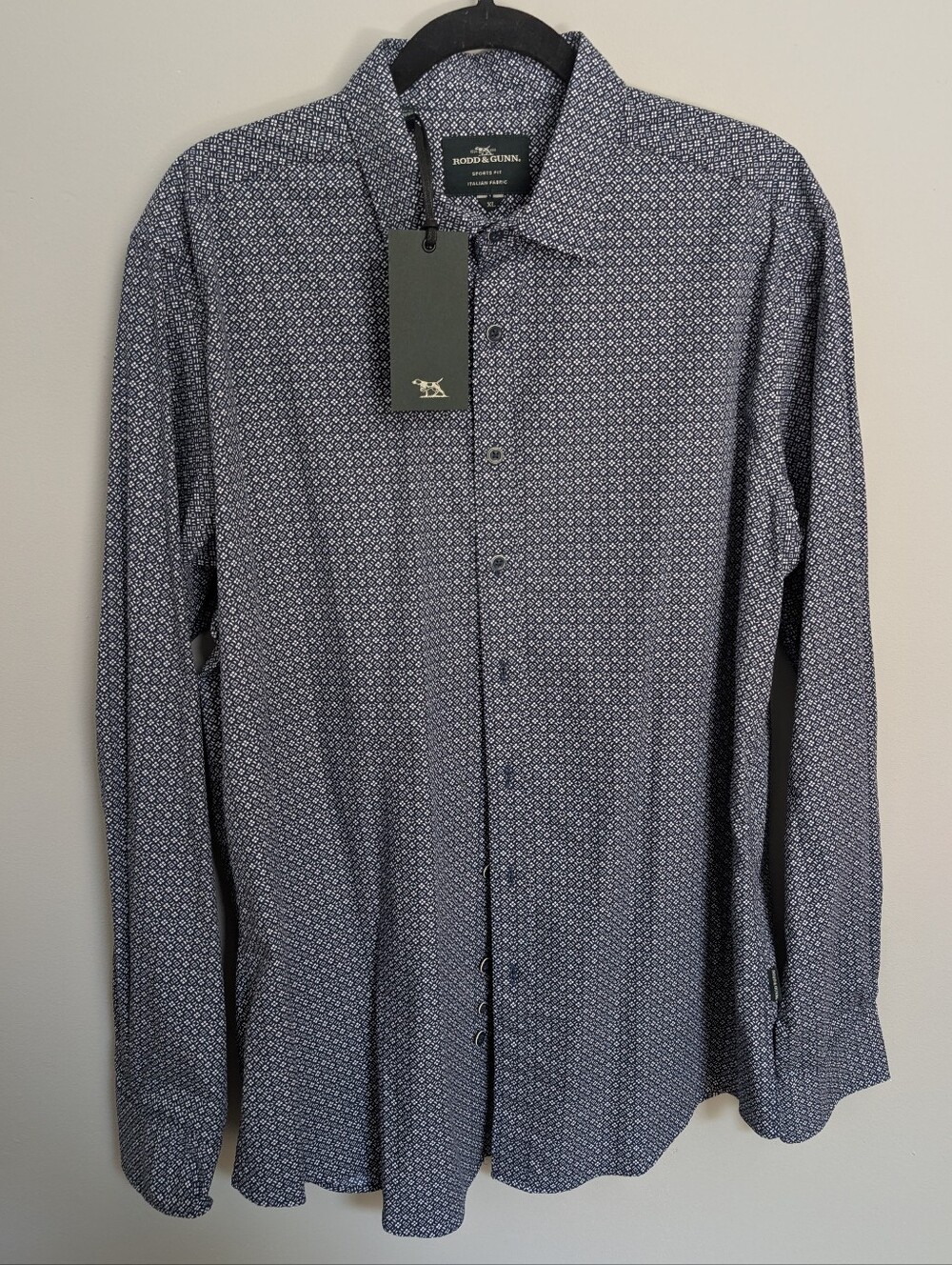 NWT Men's Long Sleeve Geo Print Buttondown